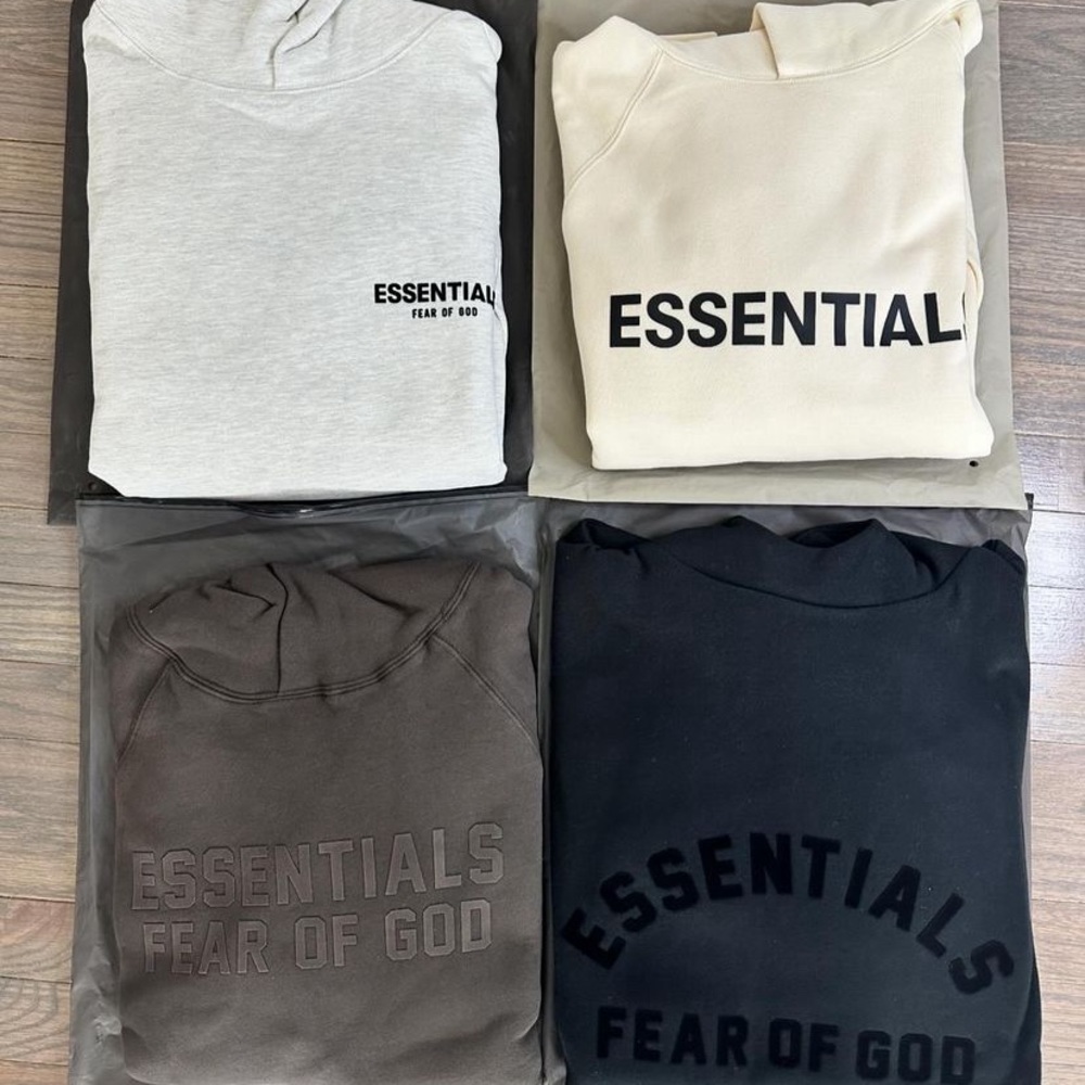 selling expensive hoodies for the low ,(I ONLY TAKE CASH APP & APPLE PAY)
